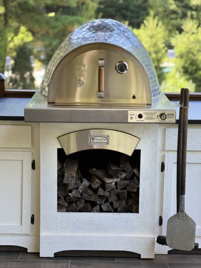 HPC Fire Forno de Pizza Villa Series built-in pizza oven installed in a luxury outdoor kitchen
