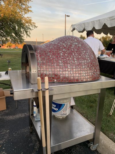 Portable Forno de Pizza gas and wood burning pizza oven with cart