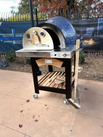 Forno de Pizza outdoor pizza oven on black steel cart with electronic ignition system